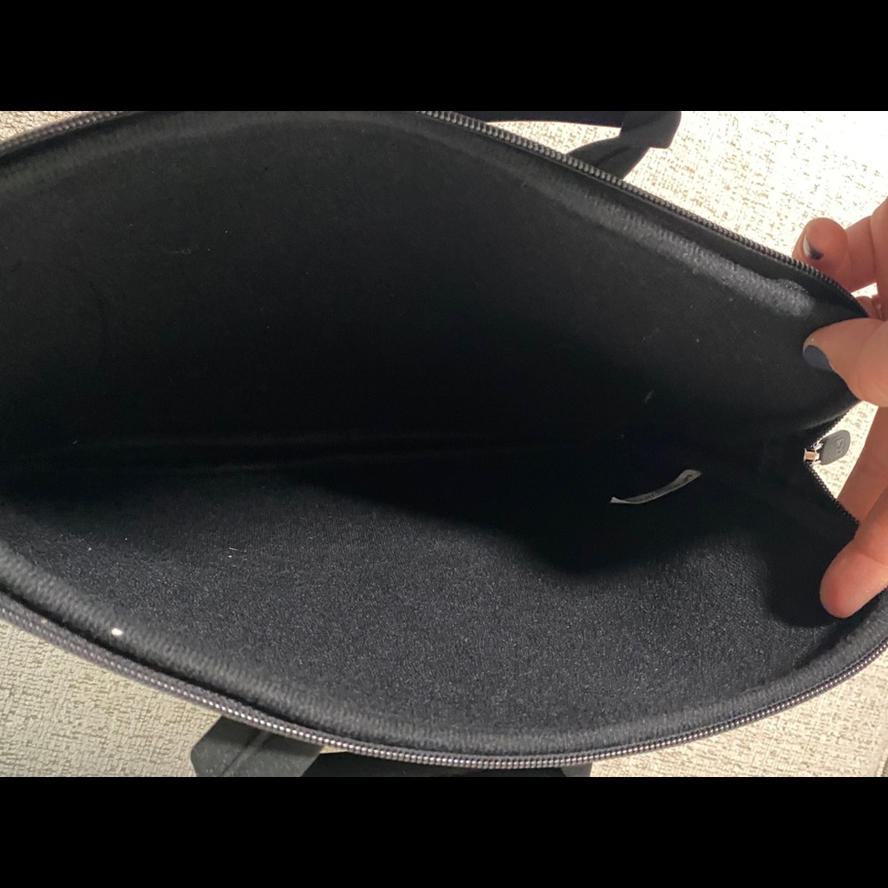 Laptop/iPad Case - Picture 3 of 3